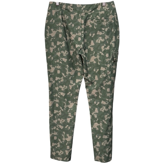 Greg Norman Camo Cargo Pants Embroidered Roses Green Stretch Size 6 - Picture 4 of 7